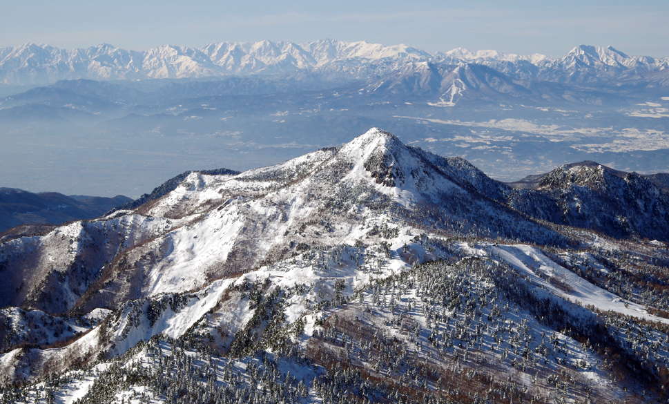 横手山頂からみる笠ヶ岳と白馬連峰