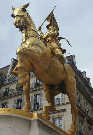 パリのジャンヌ・ダルク像